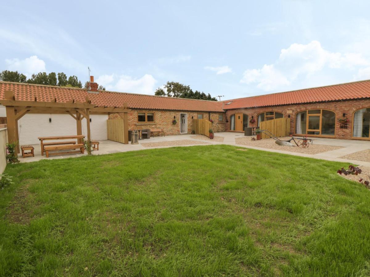 Plough Cottage Driffield Exterior photo